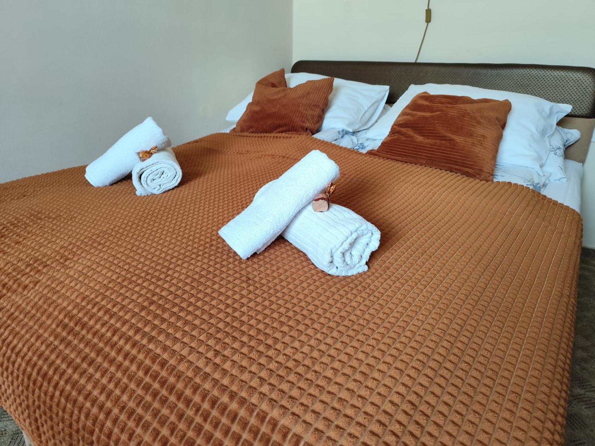 Bazilika Vendeghaz Hotell Eger Exteriör bild