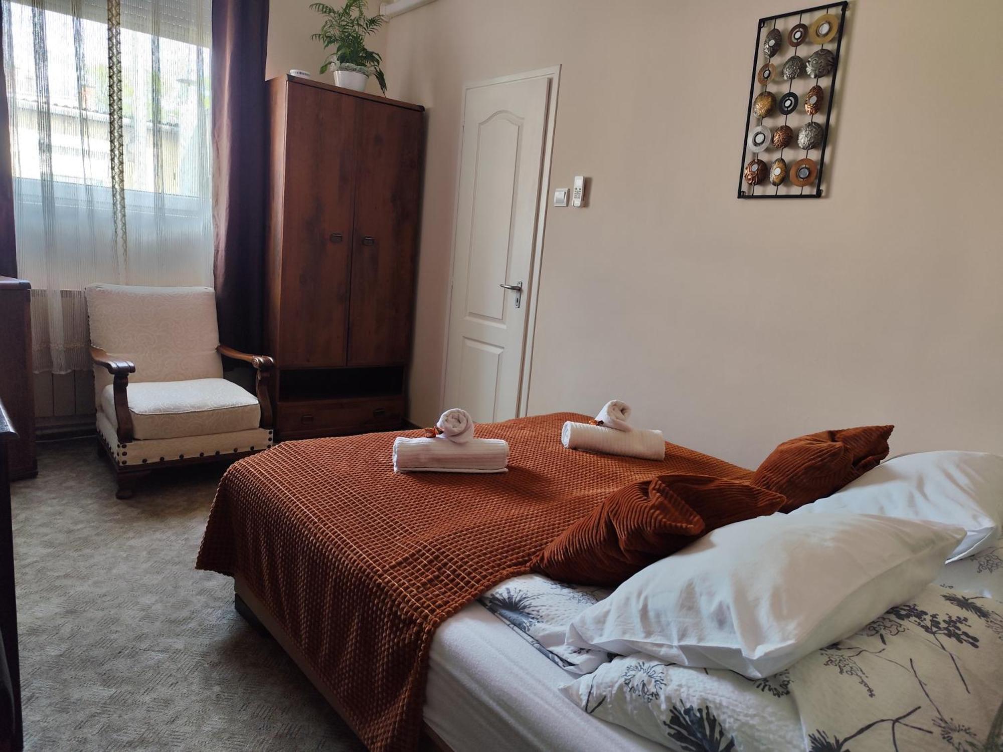 Bazilika Vendeghaz Hotell Eger Exteriör bild