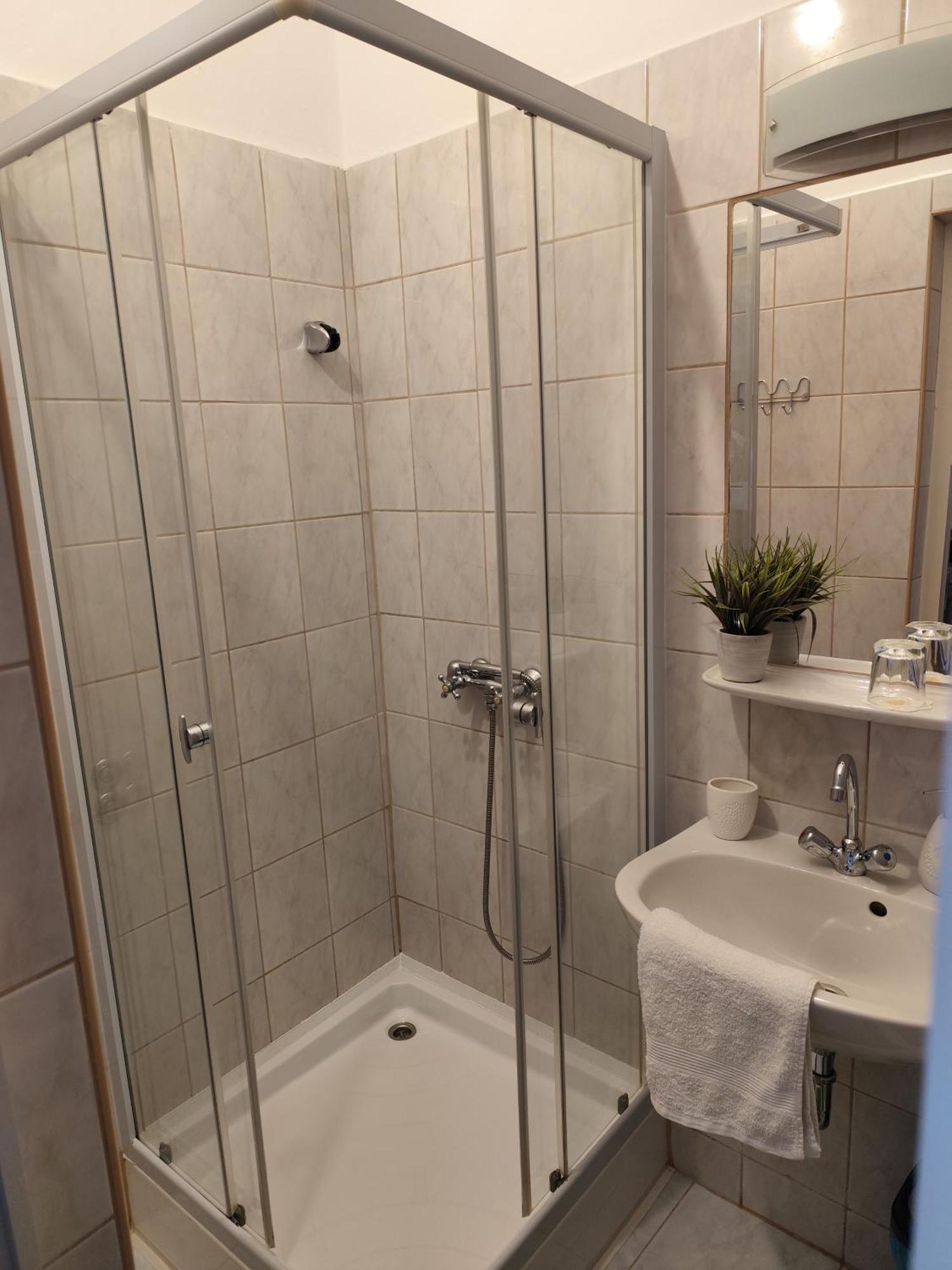 Bazilika Vendeghaz Hotell Eger Exteriör bild