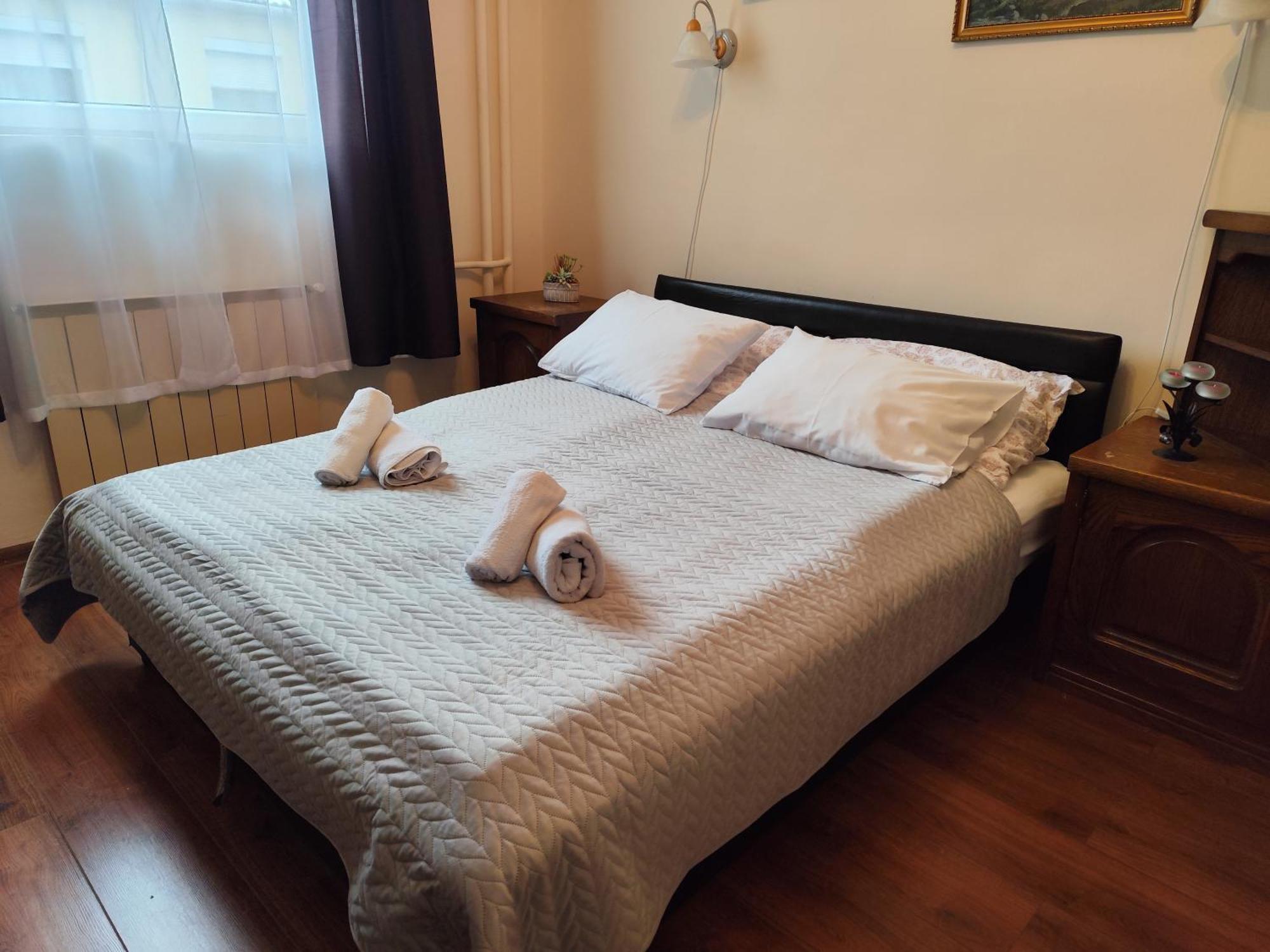 Bazilika Vendeghaz Hotell Eger Exteriör bild